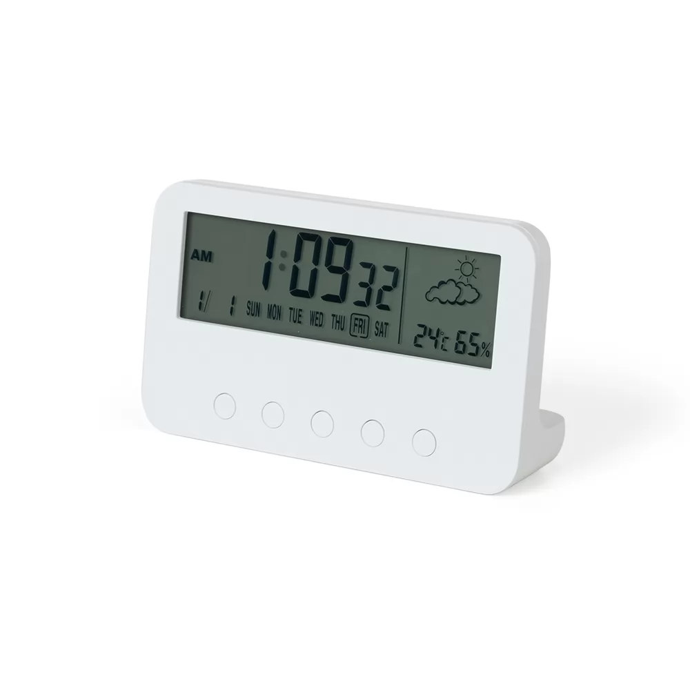 Relógio digital de mesa branco com visor LCD e botões frontais sobre fundo branco