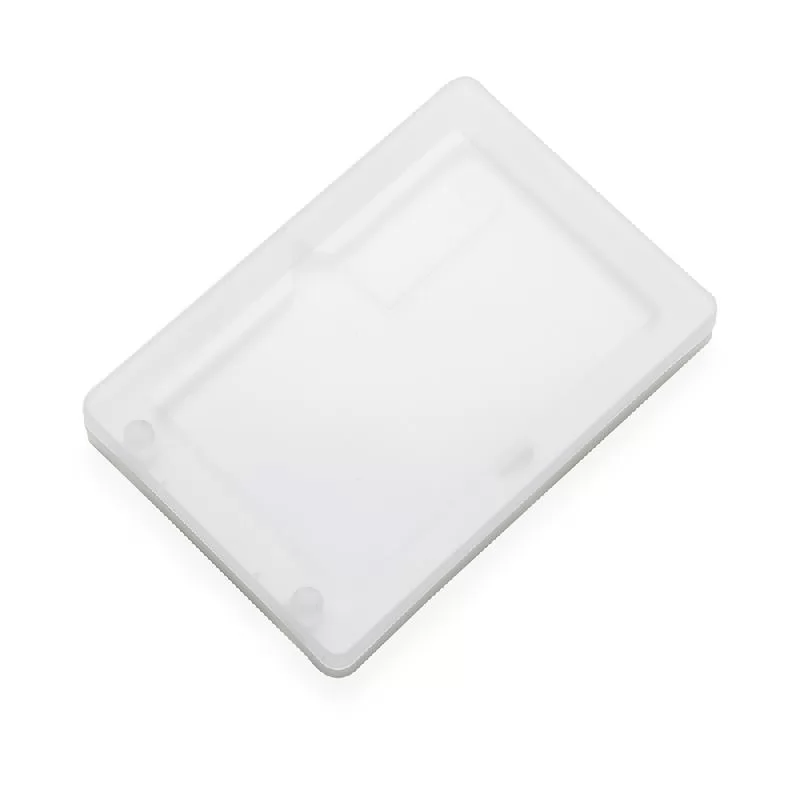 Estojo para pen card em plástico transparente translúcido fechado visto em ângulo