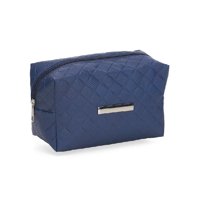 Necessaire Puff Matelassê azul com textura acolchoada, zíper e detalhe metálico frontal