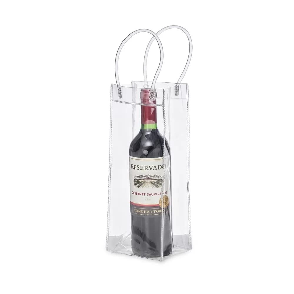 Sacola de gelo em PVC transparente com alças, exibida com uma garrafa de vinho tinto em seu interior