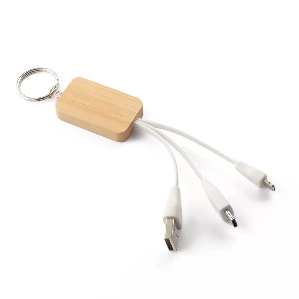 Chaveiro de bambu com cabo de carregamento triplo branco e argola metálica em fundo branco
