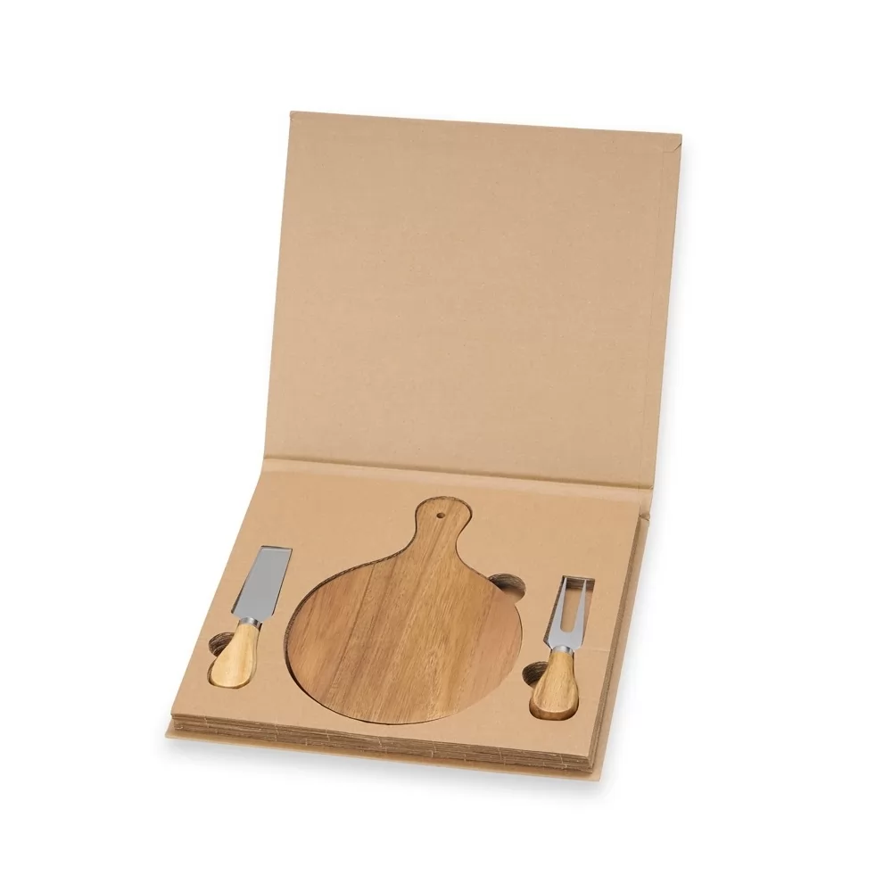 Kit queijo de madeira com tábua redonda, espátula e garfo em estojo kraft aberto