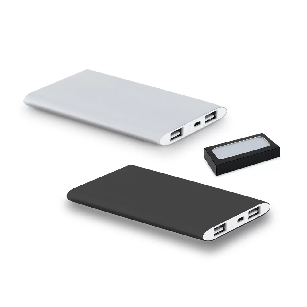 Power bank Zack 7.2 nas cores cromado satinado e preto exibidos em perspectiva com embalagem