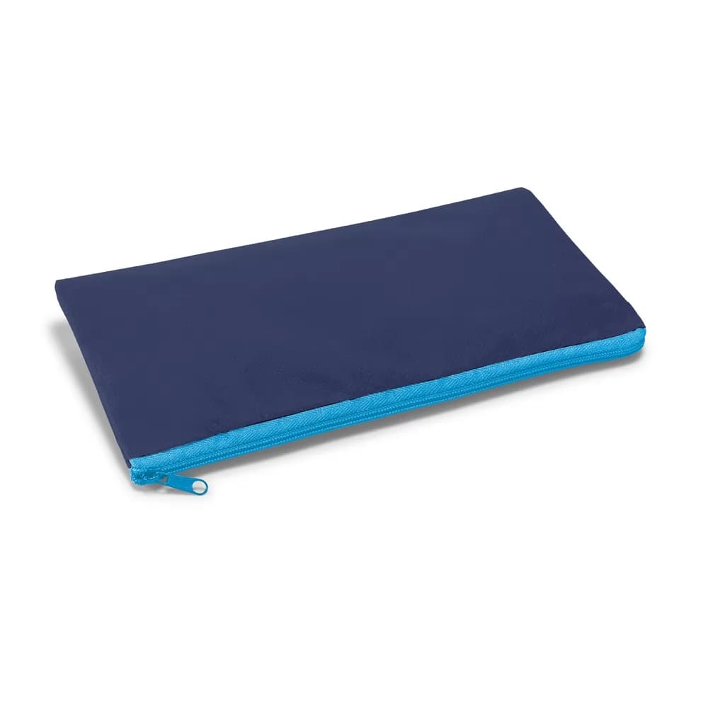 Estojo para lápis em TNT Colorit azul com zíper azul claro posicionado na diagonal sobre fundo branco