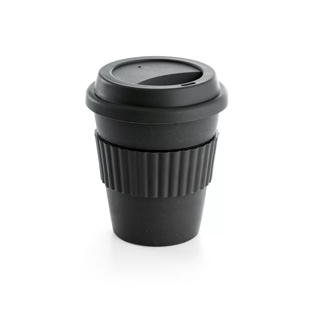 Copo de viagem Cuppa 380 ml preto com tampa e faixa de silicone sobre fundo branco