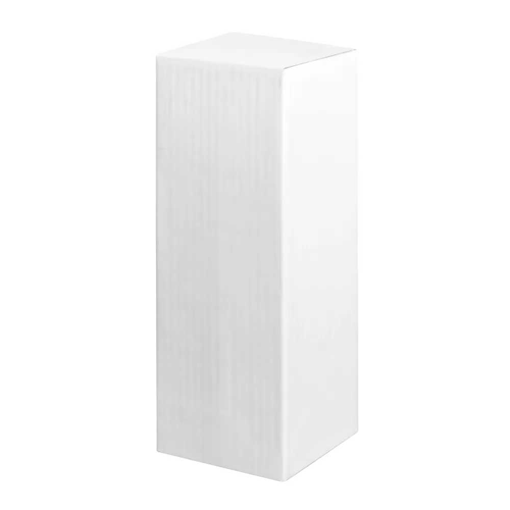 Caixa Titus 5 em papelão branco, alta e fechada, exibida em perspectiva sobre fundo branco