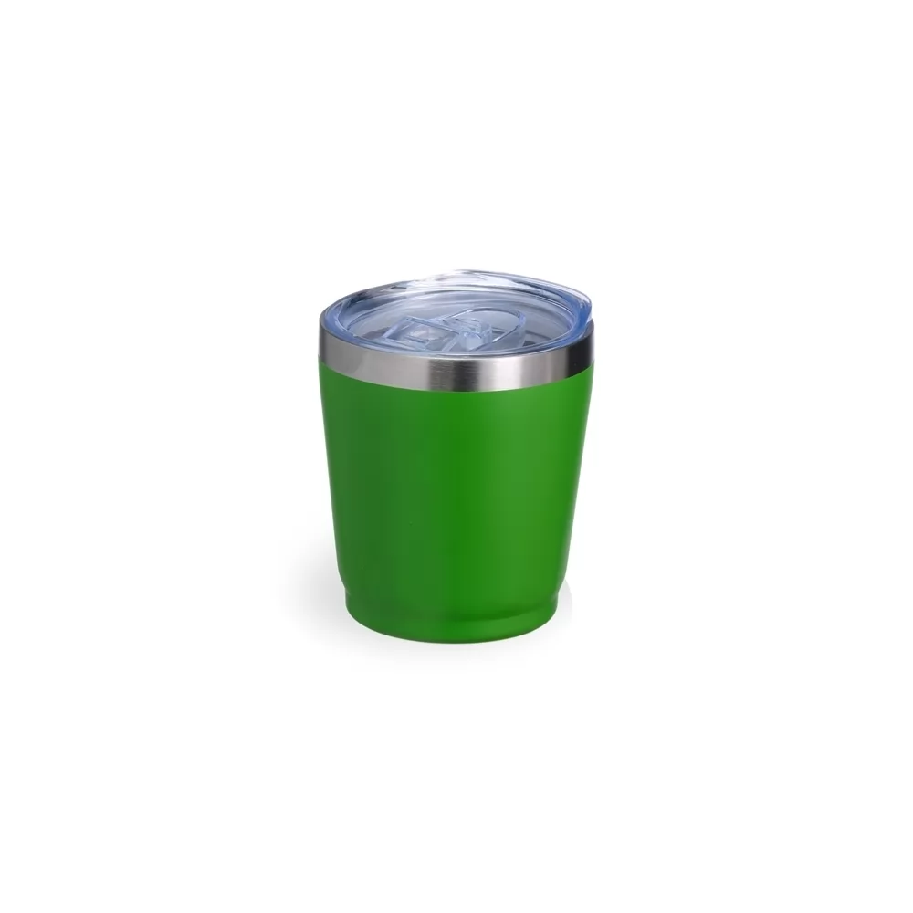 Copo térmico 200ml verde com borda em inox e tampa transparente sobre fundo branco