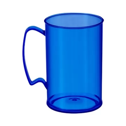 Caneca de chopp azul transparente de 370 ml com alça lateral em fundo branco